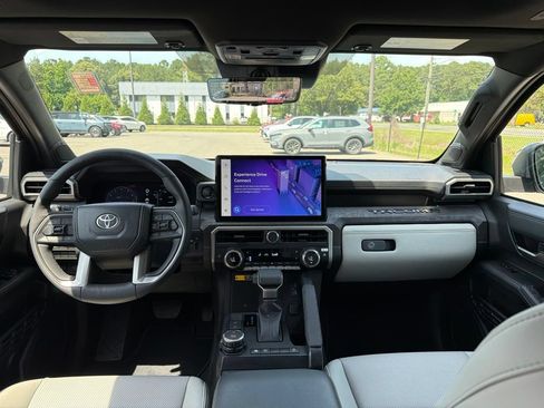 Used 2024 Toyota Tacoma Limited w/ Limited Package (LT) AWD/4WD image 11