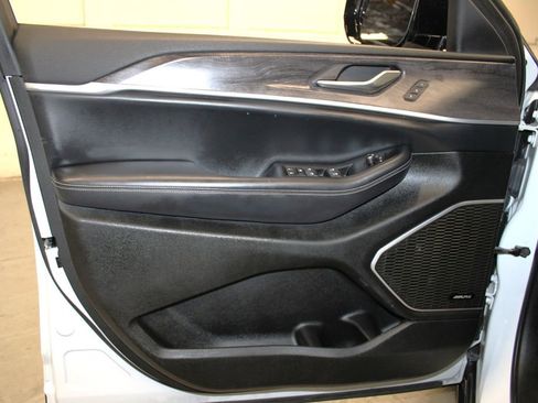 Used 2023 Jeep Grand Cherokee L Limited image 27