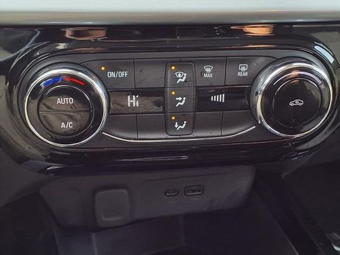 Used 2024 Chevrolet Trax LT image 21