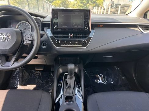 Used 2022 Toyota Corolla LE w/ LE Convenience Package FWD image 16