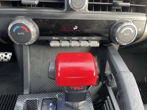 Used 2024 Toyota Tacoma TRD Sport image 41