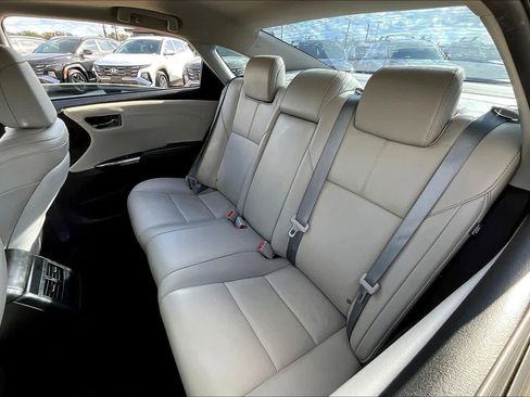 Used 2016 Toyota Avalon Touring image 19