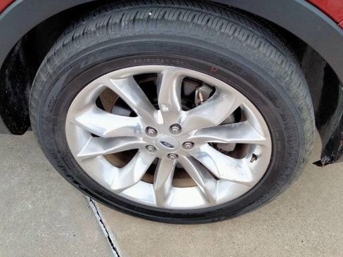 Used 2015 Ford Explorer XLT w/ Equipment Group 202A image 25