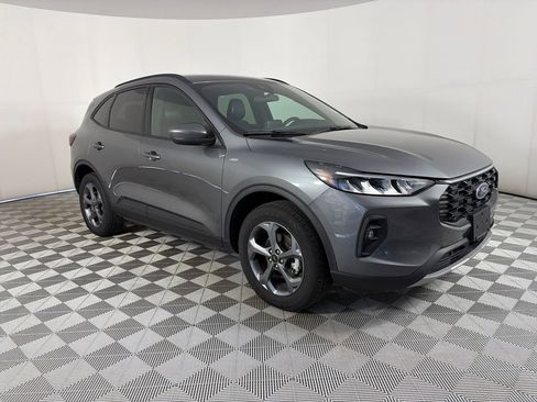 Used 2025 Ford Escape ST-Line Select image 1