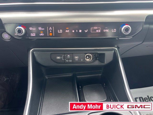 Used 2025 Kia Carnival SX w/ SX Dark Edition Package FWD image 40