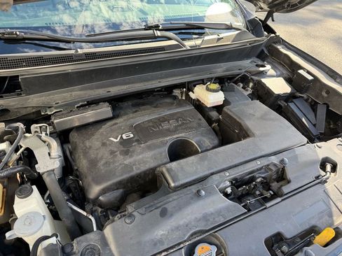 Used 2019 Nissan Pathfinder SL image 18