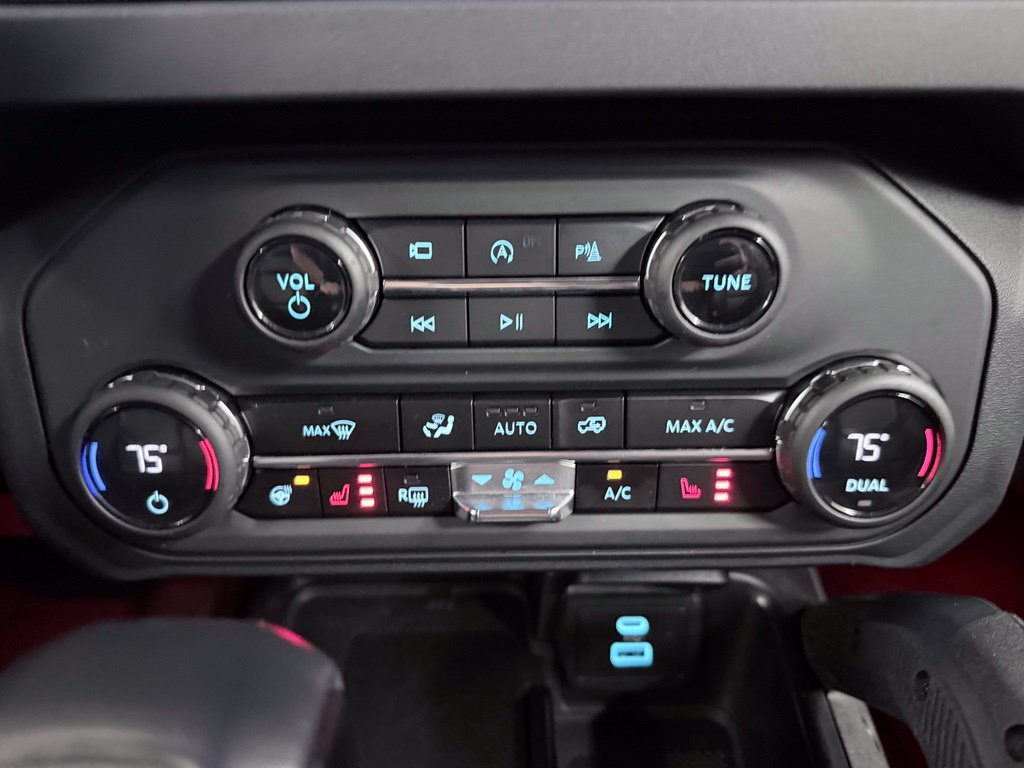 Used 2025 Ford Bronco Badlands AWD/4WD image 24