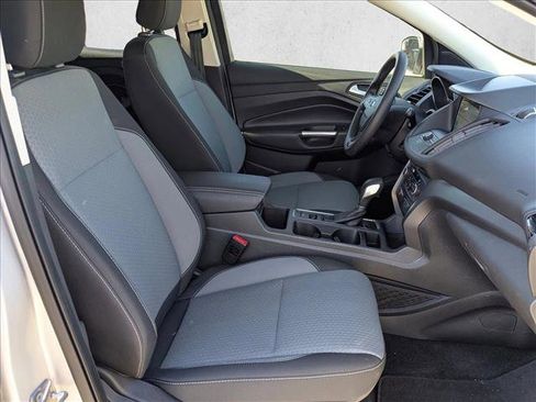 Used 2019 Ford Escape SE image 25