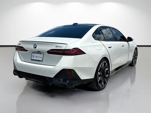 Used 2024 BMW 540i xDrive w/ Executive Package AWD/4WD image 3
