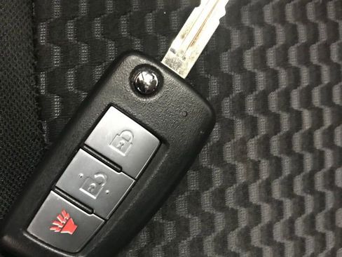 Used 2021 Nissan Rogue Sport S image 45