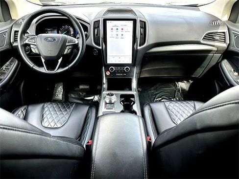 Used 2024 Ford Edge Titanium image 27