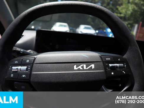 Used 2025 Kia K4 FWD image 29