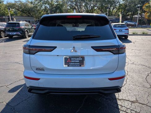 New 2026 Mitsubishi Outlander ES FWD image 5
