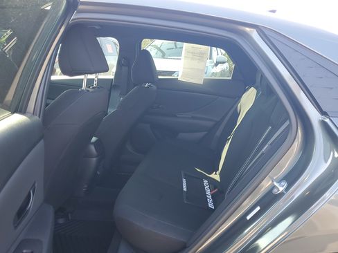 Used 2025 Hyundai Elantra Sport image 11