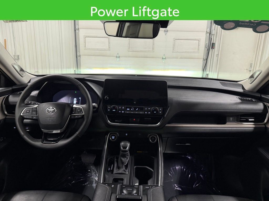 Used 2024 Toyota Grand Highlander AWD image 20
