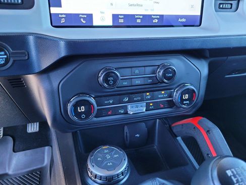 Used 2024 Ford Bronco Heritage Edition AWD/4WD image 27