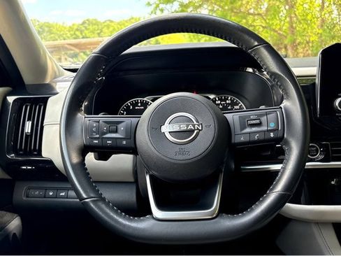 Certified 2022 Nissan Pathfinder SV w/ SV Premium Package AWD/4WD image 12