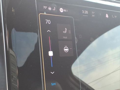 New 2025 Jeep Grand Cherokee L Altitude image 9