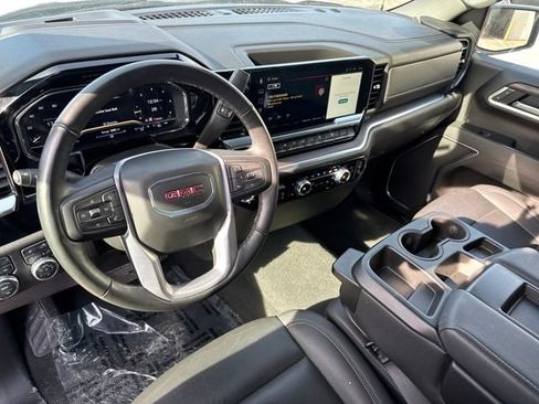 Used 2025 GMC Sierra 1500 SLT image 9