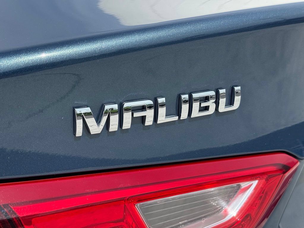 Used 2025 Chevrolet Malibu LT FWD image 13