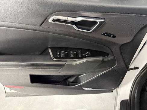 Used 2023 Kia Sportage SX FWD image 11