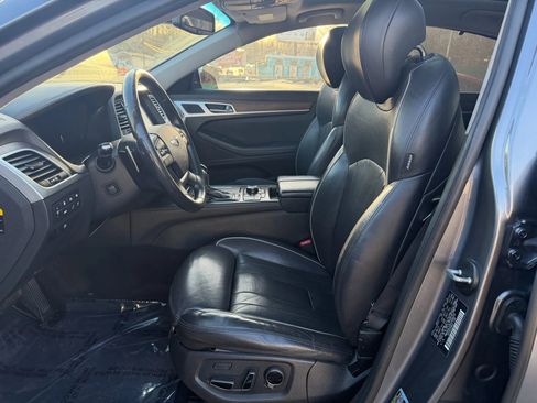 Used 2015 Hyundai Genesis 3.8 w/ Option Group 04 image 25