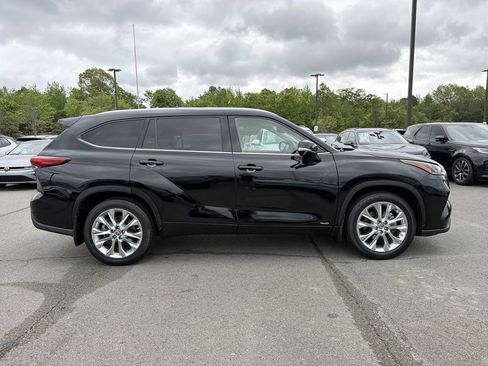 Used 2021 Toyota Highlander Limited image 6