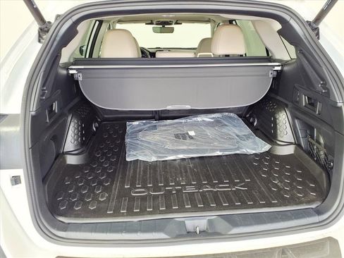 Certified 2025 Subaru Outback Limited image 7