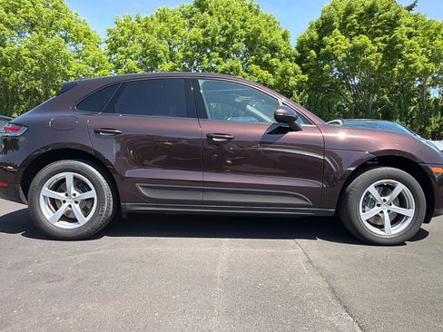 Used 2021 Porsche Macan AWD/4WD image 3