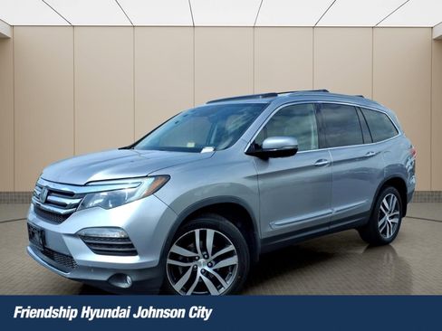 Used 2018 Honda Pilot Touring image 1