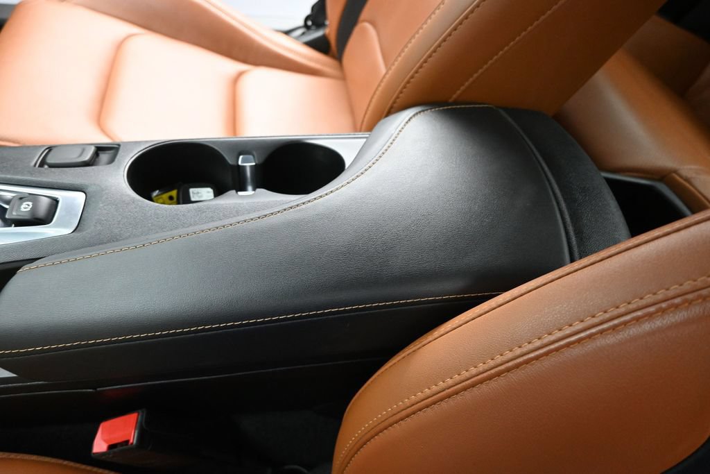 Used 2020 Chevrolet Camaro LT w/ Technology Package RWD image 33