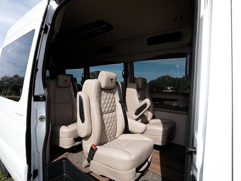 Used 2024 Mercedes-Benz Sprinter 3500 image 21