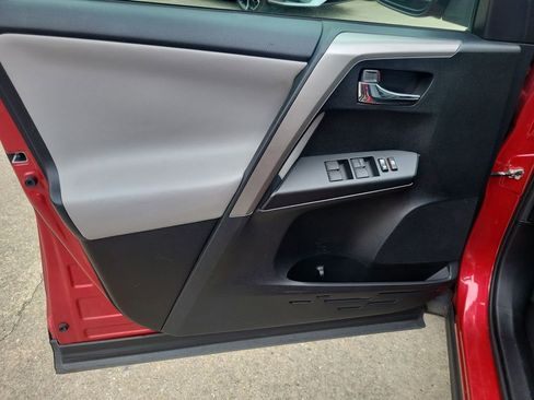 Used 2017 Toyota RAV4 XLE image 12