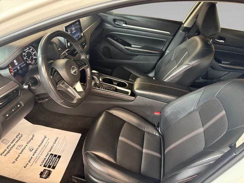 Used 2024 Nissan Altima 2.5 SR FWD image 11