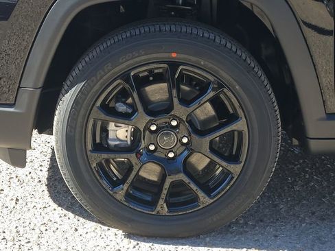 New 2026 Jeep Compass Latitude image 9