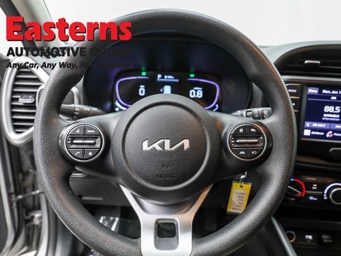 Used 2023 Kia Soul LX w/ Option Group 015 image 10