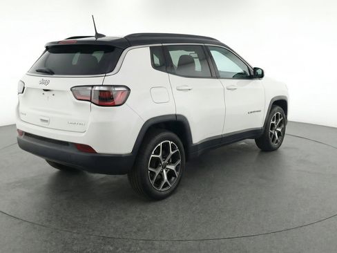 Used 2025 Jeep Compass Limited AWD/4WD image 9