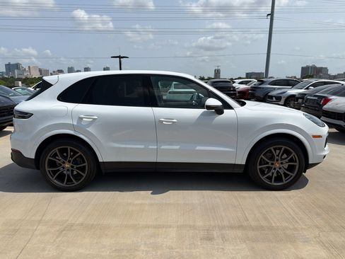 Certified 2022 Porsche Cayenne Platinum Edition AWD/4WD image 8