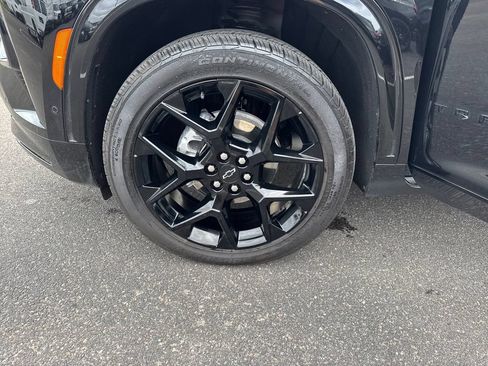 Used 2026 Chevrolet Traverse RS w/ LPO, Floor Liner Package AWD/4WD image 28