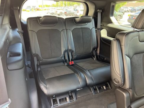 Used 2025 Jeep Grand Cherokee L Altitude AWD/4WD image 27