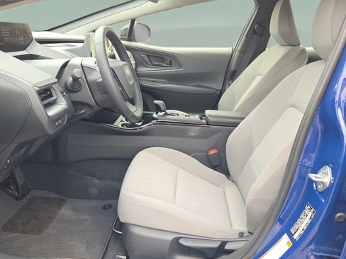 Certified 2025 Toyota Prius LE FWD image 11