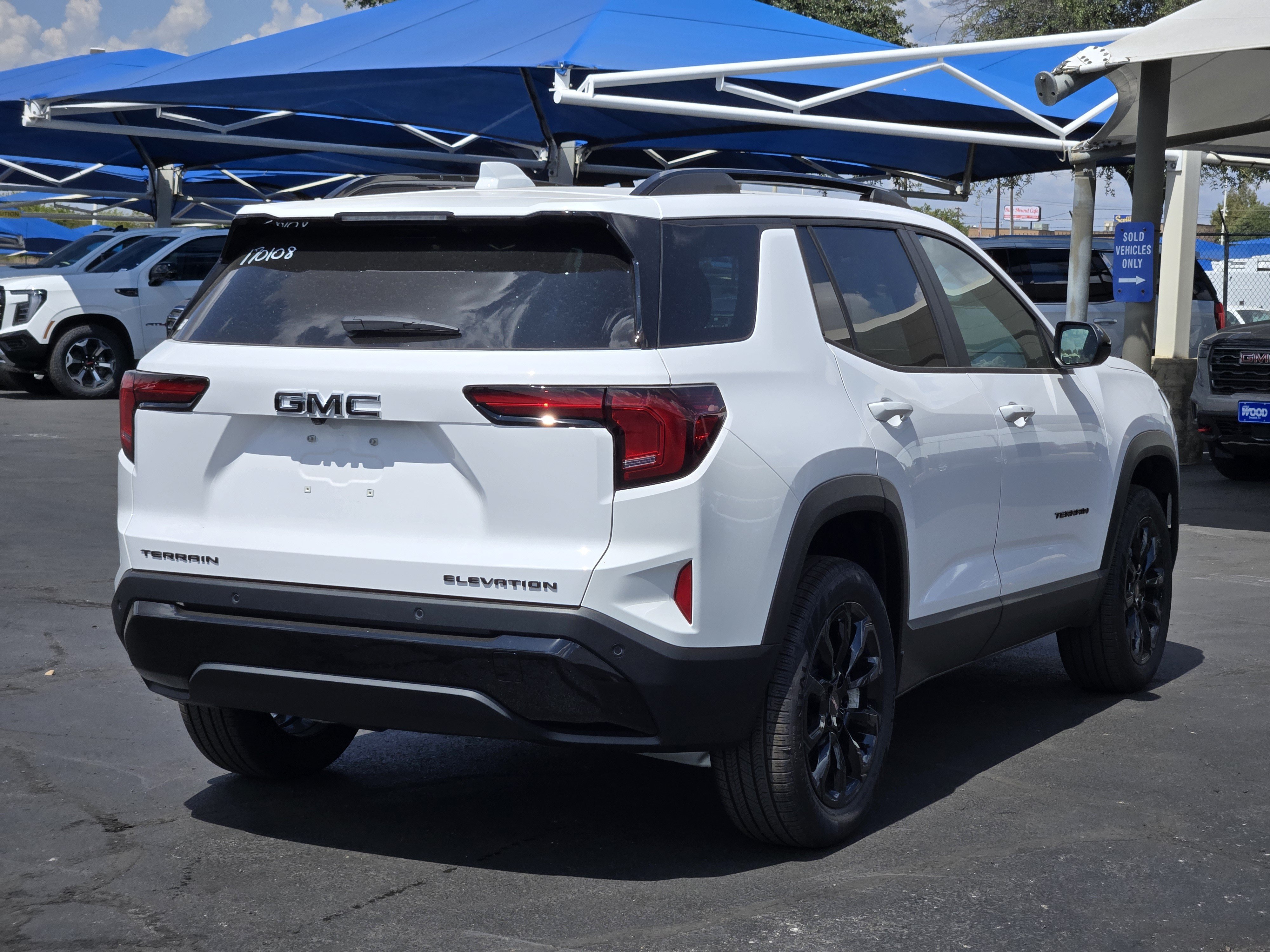 New 2027 GMC Terrain Elevation w/ Black Edition FWD image 4