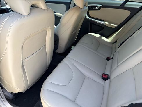 Used 2018 Volvo V60 T5 Dynamic w/ Vision Package FWD image 35