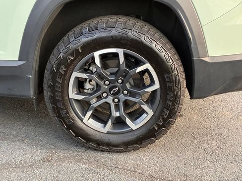 Used 2025 Chevrolet Equinox ACTIV w/ Safety and Technology Package AWD/4WD image 50
