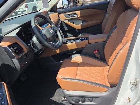 New 2026 Nissan Rogue Platinum AWD/4WD image 3