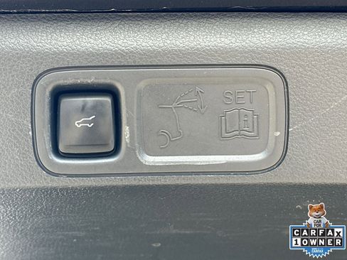 Used 2024 Ford Expedition Max XLT image 19