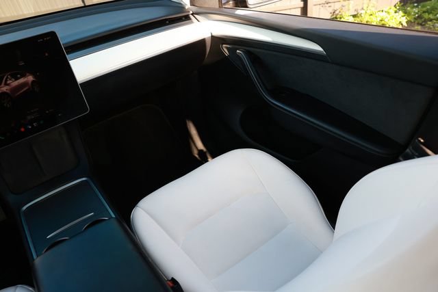 Used 2023 Tesla Model Y Long Range AWD/4WD image 27