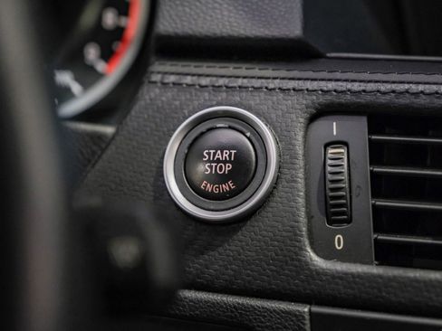 Used 2013 BMW M3 Coupe w/ Premium Pkg image 17