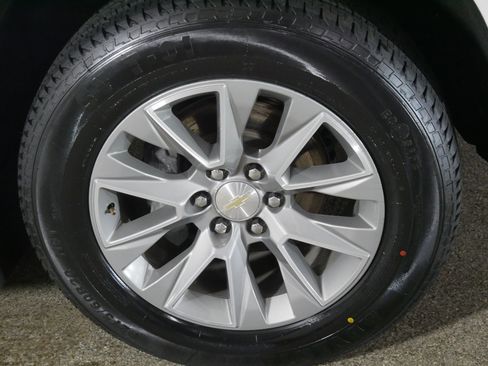 Used 2021 Chevrolet Silverado 1500 High Country w/ Technology Package image 15