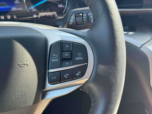 Used 2022 Ford Explorer XLT w/ Equipment Group 202A AWD/4WD image 25